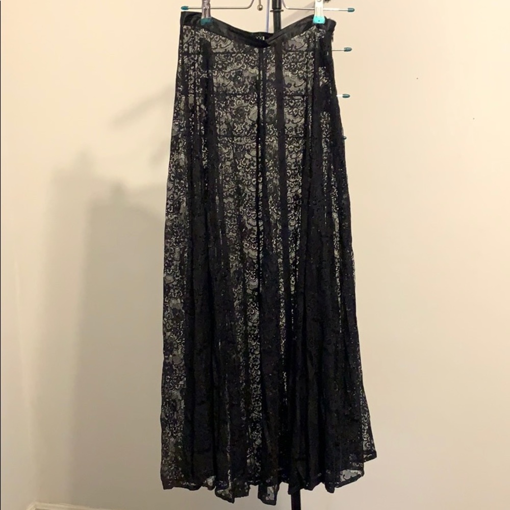 Forever 21 lace skirt